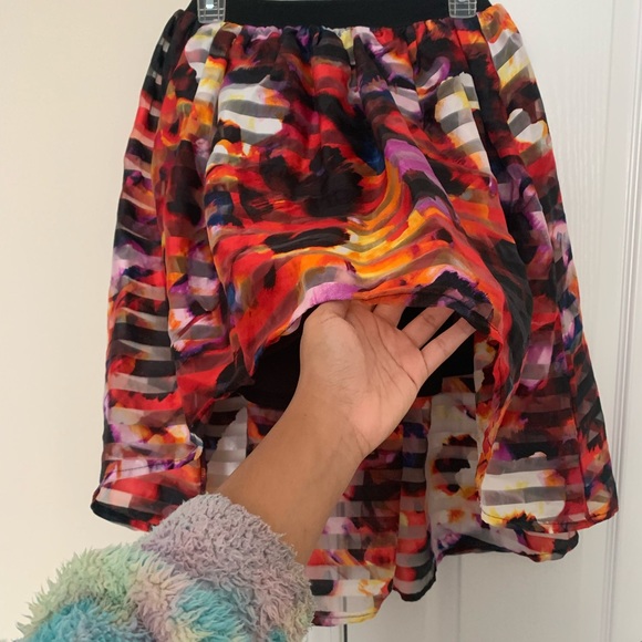 High-Low Sheer Multicolored Skirt - Picture 3 of 4